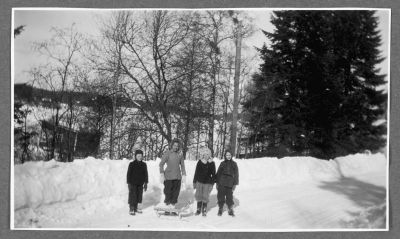 Aimo Harden, Leila Iiskola, Anja Harden, Silve Sahlan. Kuvaaja Sirkka Ahlroth
