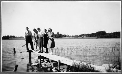Viljo Kaarlo Napoleon Holm, Inkeri Sahlan, Sirkka-Liisa Lyytikäinen, Kersti Ekström ja Hilkka Holm
