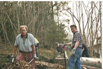 Kevättalkoot Tammenterhon pihalla 2006
