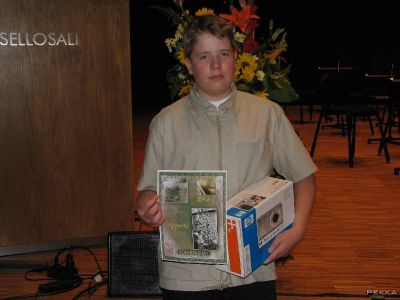 Mika Rulamo, 6B ja pääpalkinto digikamera.
